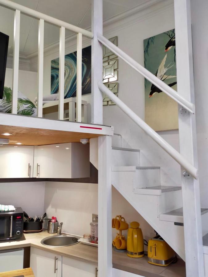 Cute & Cosy Loft-Style Studio Close To Beach Lägenhet Bournemouth Exteriör bild